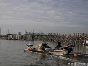 Airlangga Pastikan Pagar di Laut Bekasi Bukan Proyek Giant Sea Wall Airlangga Pastikan Pagar di Laut Bekasi Bukan Proyek Giant Sea Wall