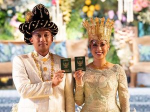 Potret Sekar Tandjung, Tampil Anggun Kenakan Pakaian Pengantin Adat Tapteng Potret Sekar Tandjung, Tampil Anggun Kenakan Pakaian Pengantin Adat Tapteng