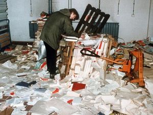 Sejarah Ambruknya Polisi Rahasia Jerman Timur Stasi Sejarah Ambruknya Polisi Rahasia Jerman Timur Stasi