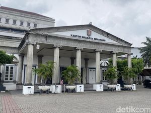 Praperadilan Ditolak, Walkot Ita Tak Terlihat di Balai Kota Semarang Praperadilan Ditolak, Walkot Ita Tak Terlihat di Balai Kota Semarang