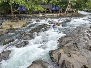Video: Mendes Yandri Optimistis Desa Wisata Ramai Pengunjung saat Libur Lebaran Video: Mendes Yandri Optimistis Desa Wisata Ramai Pengunjung saat Libur Lebaran