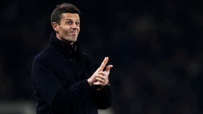 STADIO OLIMPICO GRANDE TORINO, TURIN, ITALY - 2025/01/11: Thiago Motta, head coach of Juventus FC, gestures during the Serie A football match between Torino FC and Juventus FC. The match ended 1-1 tie. (Photo by Nicolò Campo/LightRocket via Getty Images)