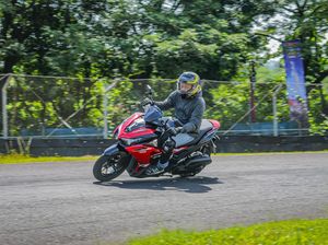 Lihat Aerox Turbo Ditelanjangin: Pamer Rangka Ditebelin, Apa Efeknya? Lihat Aerox Turbo Ditelanjangin: Pamer Rangka Ditebelin, Apa Efeknya?