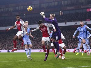 Arsenal Ungguli Tottenham 2-1 di Babak I Arsenal Ungguli Tottenham 2-1 di Babak I