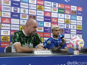 Bojan Hodak Tepis Isu soal Ciro Alves Hengkang karena Uang Bojan Hodak Tepis Isu soal Ciro Alves Hengkang karena Uang