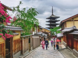 Kyoto Diterpa Gelombang Wisatawan Asing, Warga Mulai Rasakan Dampaknya Kyoto Diterpa Gelombang Wisatawan Asing, Warga Mulai Rasakan Dampaknya