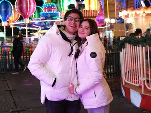 Foto: Gaya Couple Syifa Hadju & El Rumi Nge-date di Winter Wonderland London Foto: Gaya Couple Syifa Hadju & El Rumi Nge-date di Winter Wonderland London