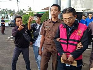 Eks Ketua Koperasi Pandeglang Jadi Tersangka Kasus Korupsi Pinjaman Fiktif Eks Ketua Koperasi Pandeglang Jadi Tersangka Kasus Korupsi Pinjaman Fiktif