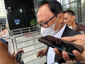 Hakim MK Ridwan Mansyur Tiba-tiba Muncul Diperiksa KPK, Perkara Apa?