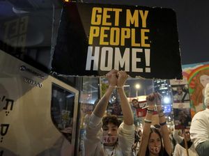 Video: Momen Hamas Serahkan 3 Sandera Israel ke ICRC