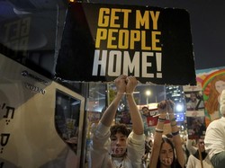 Video: Momen Hamas Serahkan 3 Sandera Israel ke ICRC