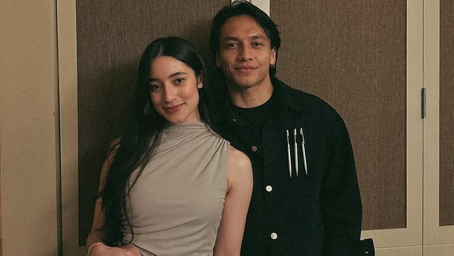 Gosip Terkini Selebriti Insertlive : Bucin Banget, Jefri Nichol Teleponan dengan Ameera Khan Sampai 48 Jam