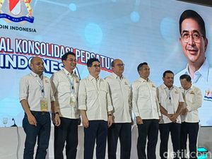 Video: Akhir Dari Dualisme, Kepemimpinan Kadin Kini di Tangan Anindya Bakrie Video: Akhir Dari Dualisme, Kepemimpinan Kadin Kini di Tangan Anindya Bakrie