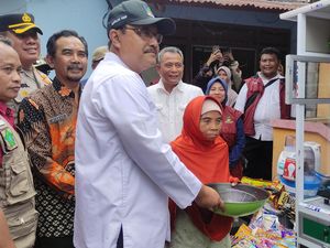 Kunjungi Sidoarjo, Mensos Gus Ipul Pastikan Bantuan Tepat Sasaran