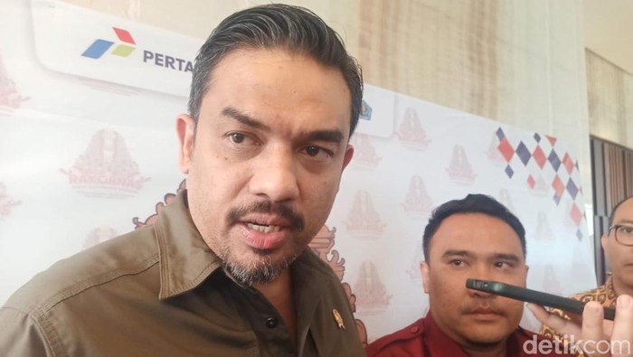 Maman Abdurrahman dorong platform digital untuk UMKM saat ditemui di Denpasar, Bali Menteri UMKM Maman Abdurrahman dukung pengembangan platform digital untuk UMKM