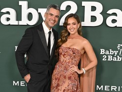 Jessica Alba Resmi Gugat Cerai Suami Setelah 17 Tahun Menikah
