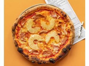 Restoran Ini Sengaja Juta Pizza Nanas Rp 2 Juta Seloyang Gegara Hal Ini Restoran Ini Sengaja Juta Pizza Nanas Rp 2 Juta Seloyang Gegara Hal Ini