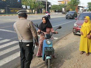 Kasat Lantas Probolinggo Tegaskan Larang Sepeda Listrik di Jalan Raya Kasat Lantas Probolinggo Tegaskan Larang Sepeda Listrik di Jalan Raya