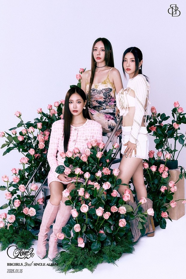 Potret BB Girls dalam foto konsep single 'LOVE 2'/ Foto: instagram.com/weare_bbgirls Potret BB Girls dalam foto konsep single 'LOVE 2'