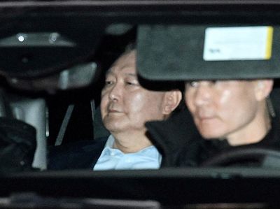 Presiden Korea Selatan Yoon Suk Yeol Jalani Pemeriksaan di Gwacheon