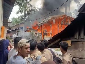 Rumah Terbakar di Pasaman, Balita 1,5 Tahun Tewas Rumah Terbakar di Pasaman, Balita 1,5 Tahun Tewas
