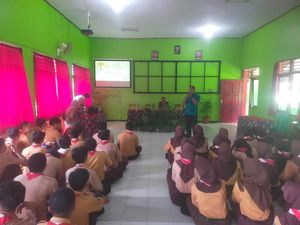 Ratusan Siswa SMPN 1 Kota Blitar Diajak Perangi Narkoba Ratusan Siswa SMPN 1 Kota Blitar Diajak Perangi Narkoba