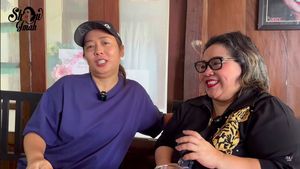 Keseruan Soimah saat Mencicipi Makanan di RM Songoseng Nunung