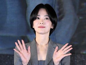 Ini Plot Twist Terbesar dalam Hidup Song Hye Kyo Ini Plot Twist Terbesar dalam Hidup Song Hye Kyo