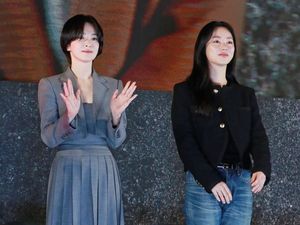 Video: Setelah Dark Nuns, Song Hye Kyo Ingin Main Komedi Bareng Jeon Yeo Been Video: Setelah Dark Nuns, Song Hye Kyo Ingin Main Komedi Bareng Jeon Yeo Been