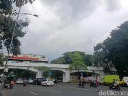 Cerita Viaduk Jalan Pahlawan: Dibangun Belanda, Dipakai Arek Suroboyo Bertahan
