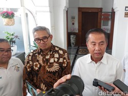 Farhan Kekeuh Reaktivasi Husein, Bey Sorot soal Nasib Kertajati