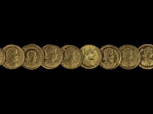141 Koin Emas Romawi Berusia 1.700 Tahun Ditemukan di Luksemburg 141 Koin Emas Romawi Berusia 1.700 Tahun Ditemukan di Luksemburg
