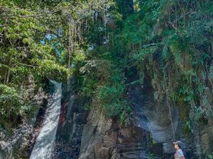 Menelusuri Keindahan Air Terjun Murundao yang Dikeramatkan di Ende Menelusuri Keindahan Air Terjun Murundao yang Dikeramatkan di Ende