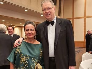 25 Tahun Pernikahan Christine Hakim dan Jeroen Lezer Berawal di Lokasi Syuting 25 Tahun Pernikahan Christine Hakim dan Jeroen Lezer Berawal di Lokasi Syuting