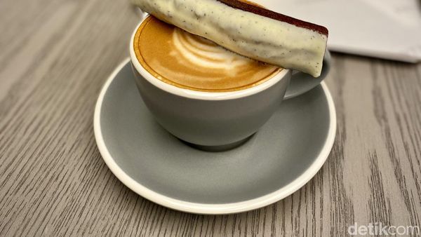 Nikmatnya Ngopi Sambil Cicip Basque Cheesecake di Fragments