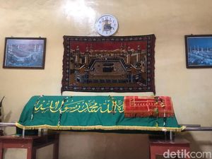 Video Ibunda Mahfud Wafat, Khofifah-Said Abdullah Melayat ke Rumah Duka Video Ibunda Mahfud Wafat, Khofifah-Said Abdullah Melayat ke Rumah Duka