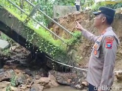 Jembatan Putus Diterjang Banjir, Pemkab Bangkalan Butuh Rp 1 M untuk Perbaikan