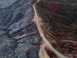 Kala Jalan Jadi Pemisah Kebakaran Hutan di Los Angeles