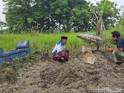 Pilunya Ortu-Sahabat Kehilangan Siswi Lamongan Dibunuh gegara Cinta Ditolak