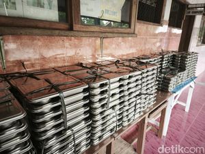 Kala Puluhan Siswa Sukoharjo Diduga Keracunan Usai Santap Makan Bergizi Gratis Kala Puluhan Siswa Sukoharjo Diduga Keracunan Usai Santap Makan Bergizi Gratis
