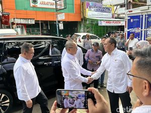 Menko Pangan dan Mendag Pantau Harga Sembako di Pasar Pabaeng-baeng Makassar Menko Pangan dan Mendag Pantau Harga Sembako di Pasar Pabaeng-baeng Makassar