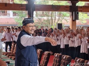 Mensos Siap Alih Fungsi Gedung Kemensos buat Sekolah Rakyat