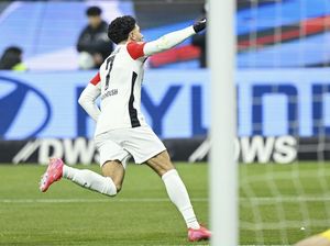 Man City-Frankfurt Sepakati Transfer Omar Marmoush