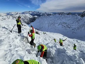 500 Orang Cari Pendaki Hilang di Gunung Itali 500 Orang Cari Pendaki Hilang di Gunung Itali
