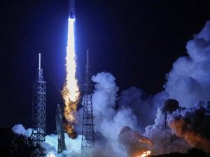 Video: Elon Musk-Jeff Bezos Saling Dukung untuk Keberhasilan Misi Roket Video: Elon Musk-Jeff Bezos Saling Dukung untuk Keberhasilan Misi Roket