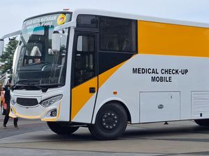 Pemkot Mataram Luncurkan Lima Armada Medis Modern Pemkot Mataram Luncurkan Lima Armada Medis Modern