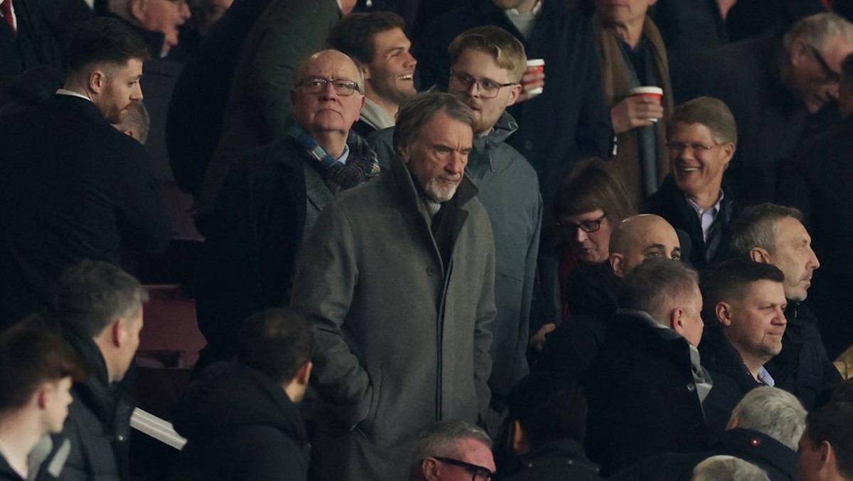 Sir Jim Ratcliffe menonton laga MU vs Southampton (REUTERS/Phil Noble)