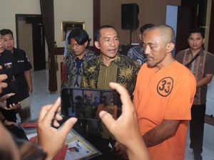 Ngaku Pegawai Leasing, Warga Blitar Tipu Kreditur Motor hingga Rp 36 Juta Ngaku Pegawai Leasing, Warga Blitar Tipu Kreditur Motor hingga Rp 36 Juta