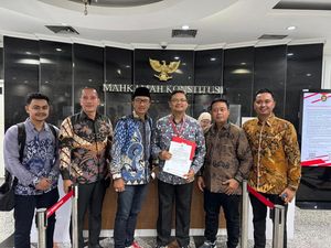 Alasan Kuat Khofifah-Emil Yakin Gugatan Risma-Gus Hans Bakal Ditolak MK