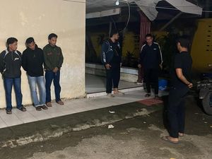 Tampang 5 Pemuda Aniaya Lansia gegara Dilarang Sawer Biduan di Polman Tampang 5 Pemuda Aniaya Lansia gegara Dilarang Sawer Biduan di Polman